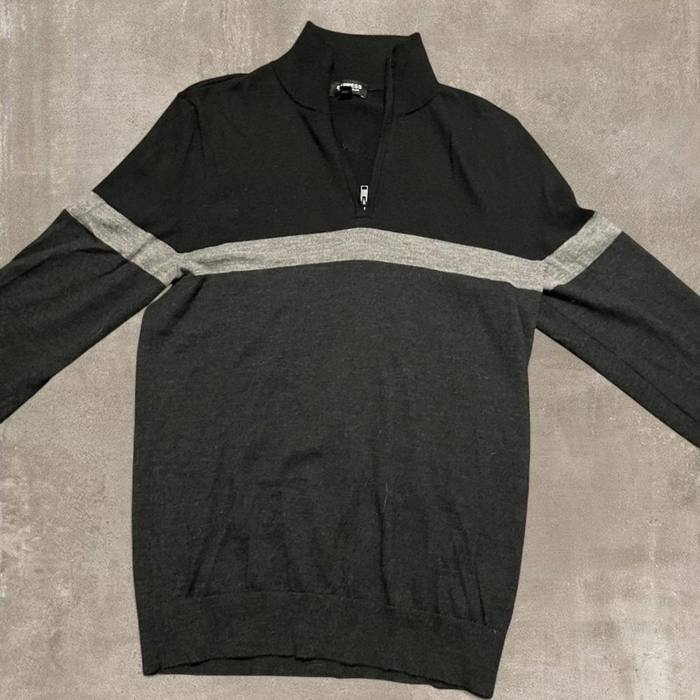 Express Merino Wool Blend Quarter Zip Sweater Men’s Medium Black Stripe Pullover